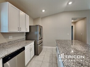 624 Bullrush Ct in Davenport, FL - Foto de edificio - Building Photo