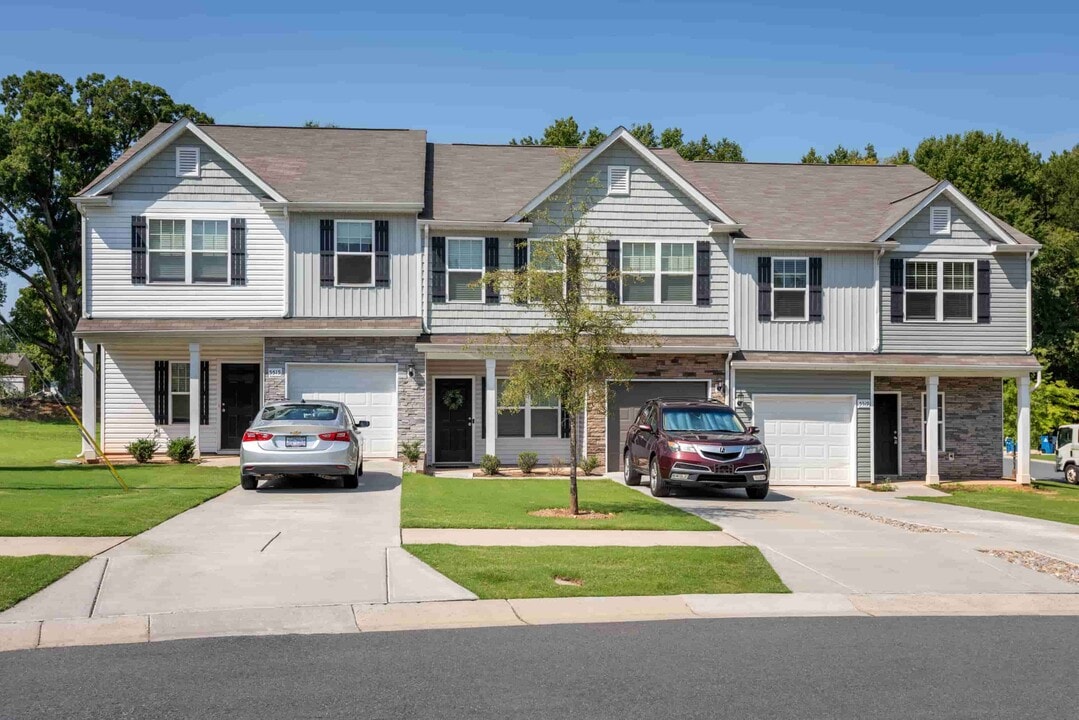 The Grove Residences in Charlotte, NC - Building Photo