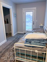 391 SE Jetty Ave in Lincoln City, OR - Foto de edificio - Building Photo