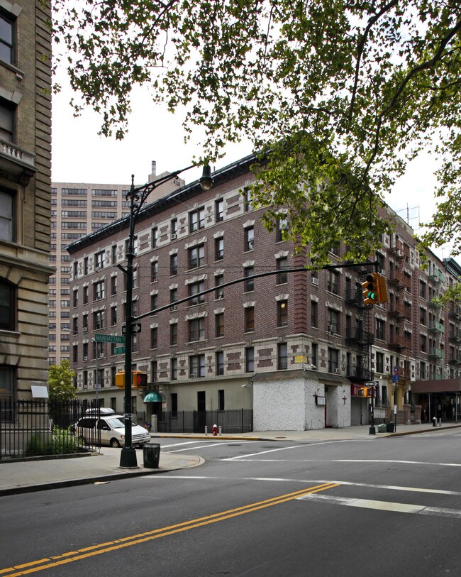 256-258 Manhattan Ave in New York, NY - Foto de edificio - Building Photo