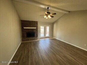 6025 71st St in Lubbock, TX - Building Photo - Building Photo