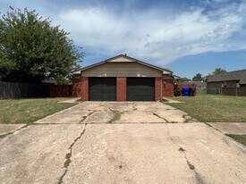 121 Crawford Ct in Norman, OK - Building Photo