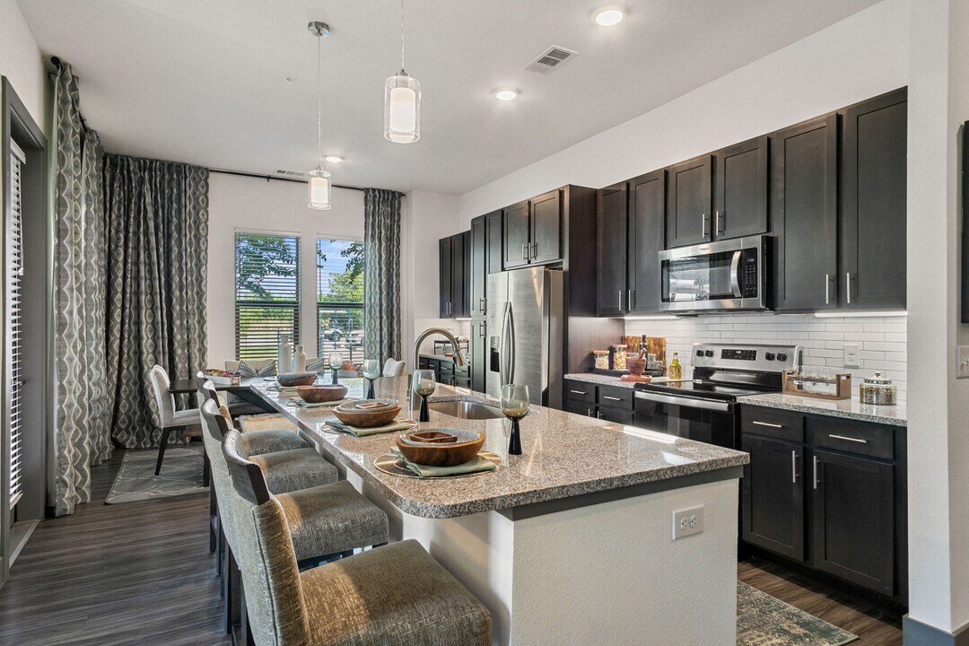 Windsor Lakeyard District in The Colony, TX - Foto de edificio