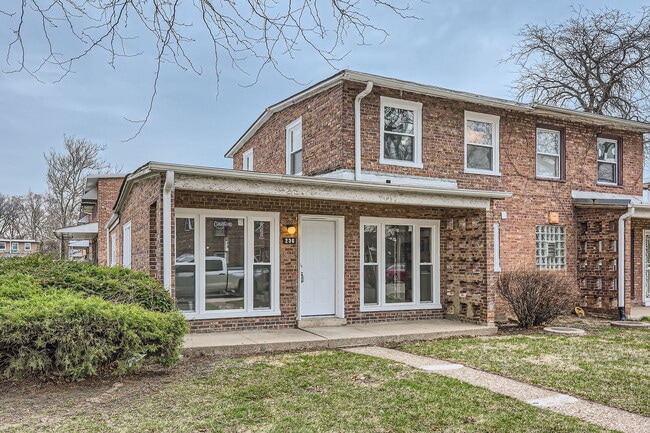 property at 236 E 92nd St