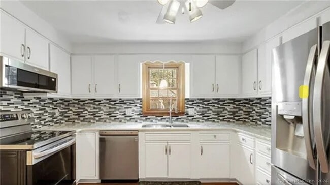 75 Grissom Rd in Manchester, CT - Building Photo - Building Photo