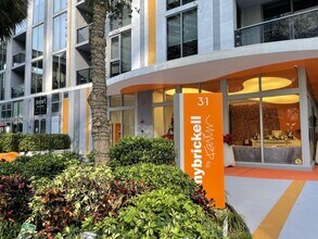 31 SE 6th St, Unit 404 in Miami, FL - Foto de edificio - Building Photo