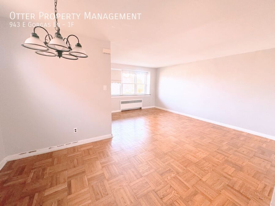 943 E Gorgas Ln in Philadelphia, PA - Building Photo