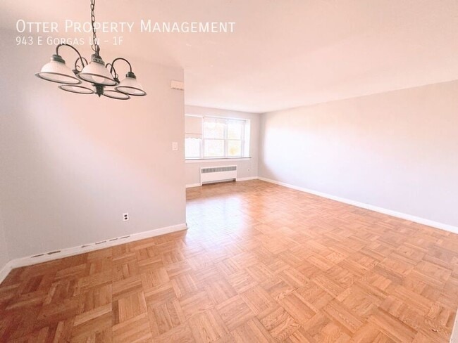 property at 943 E Gorgas Ln