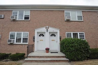 Heights Gardens in Ridgewood, NJ - Building Photo - Building Photo