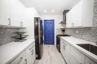 20651 Roscoe Blvd, Unit B in Winnetka, CA - Building Photo