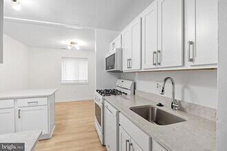 5005 Green Mountain Cir, Unit 4 in Columbia, MD - Building Photo - Building Photo