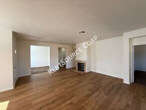349 E Ave J 8 in Lancaster, CA - Building Photo - Building Photo