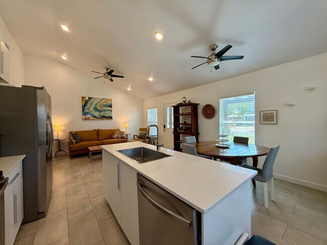 8000 Tisdale Dr in Austin, TX - Building Photo - Building Photo