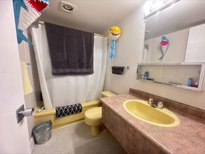 1500 Dogwood St in Campbell River, BC - Building Photo - Building Photo