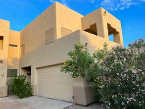 9070 E Gary Rd in Scottsdale, AZ - Building Photo - Building Photo