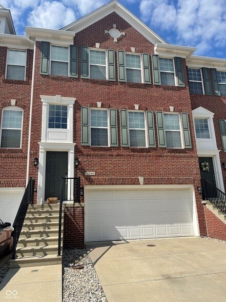 11840 Harvard Ln in Carmel, IN - Building Photo