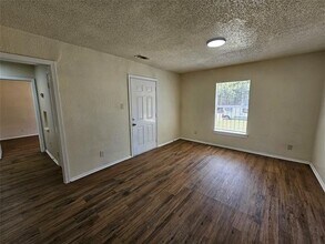 2541 Fordham Rd in Dallas, TX - Building Photo - Building Photo