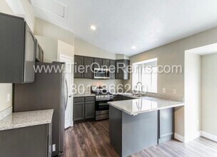 627 Jake Garn Blvd in Salt Lake City, UT - Building Photo - Building Photo