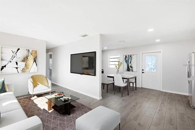 6521 S Englewood Ave in Tampa, FL - Building Photo - Building Photo