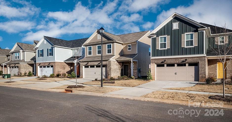 2642 Founders Pt Dr in Monroe, NC - Foto de edificio