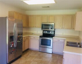 826 Palitine Ln in Pflugerville, TX - Foto de edificio - Building Photo