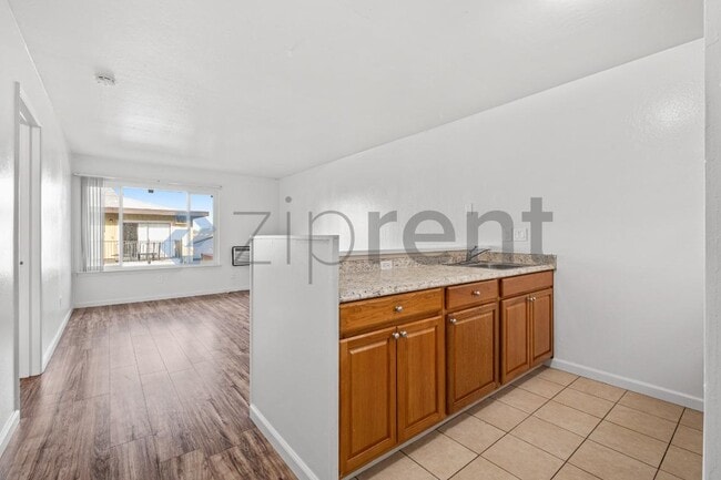 100 Village Dr in Brentwood, CA - Building Photo - Building Photo