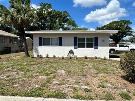 827 40th St S in St. Petersburg, FL - Building Photo