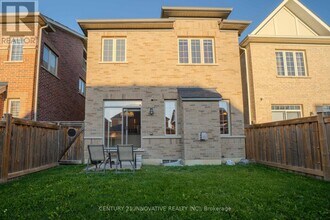 72 Killington Ave in Vaughan, ON - Building Photo - Building Photo