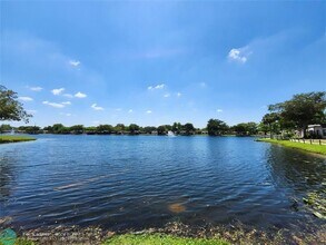 301 Cambridge Rd in Hollywood, FL - Building Photo - Building Photo