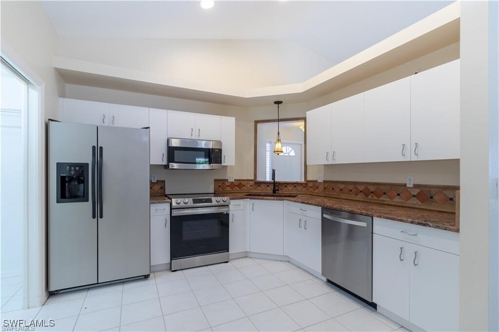 177 Sabal Lake Dr in Naples, FL - Building Photo