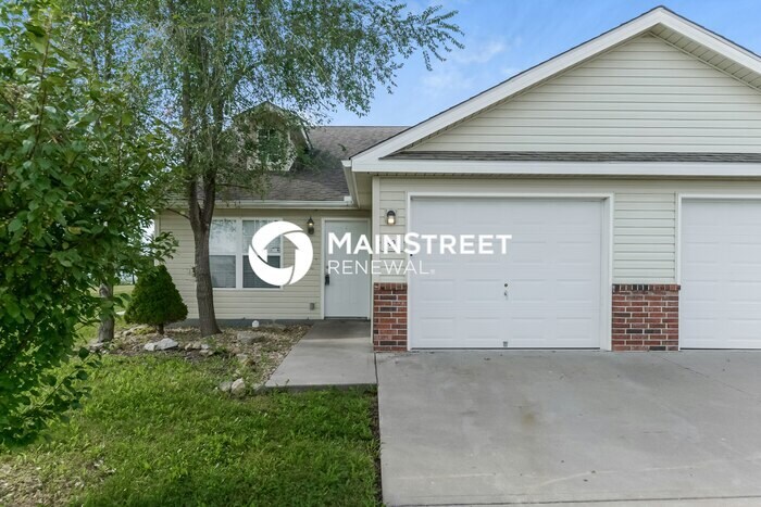 1406 Eagle Dr in Pleasant Hill, MO - Building Photo
