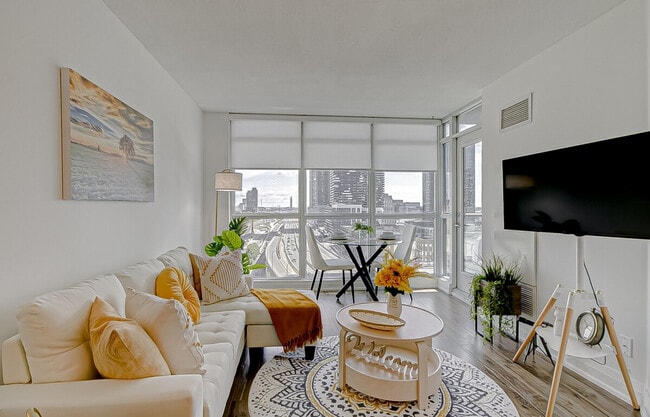 property at 482 Lake Shore Blvd W