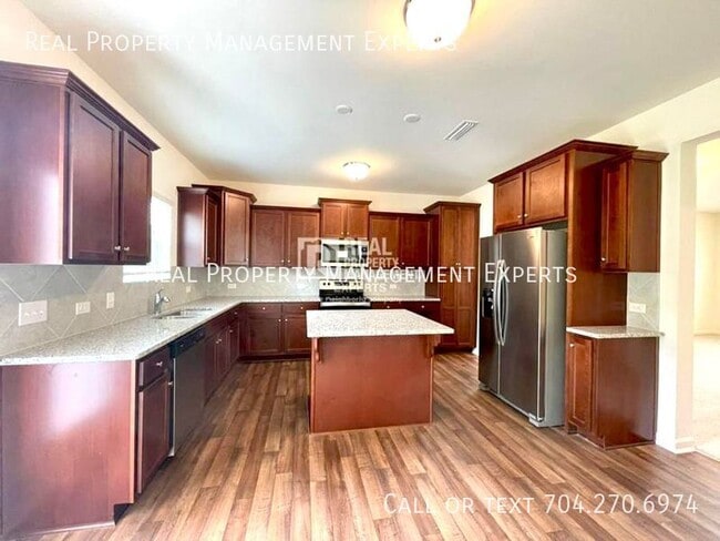 800 Alexander Commons Dr in Monroe, NC - Building Photo - Building Photo