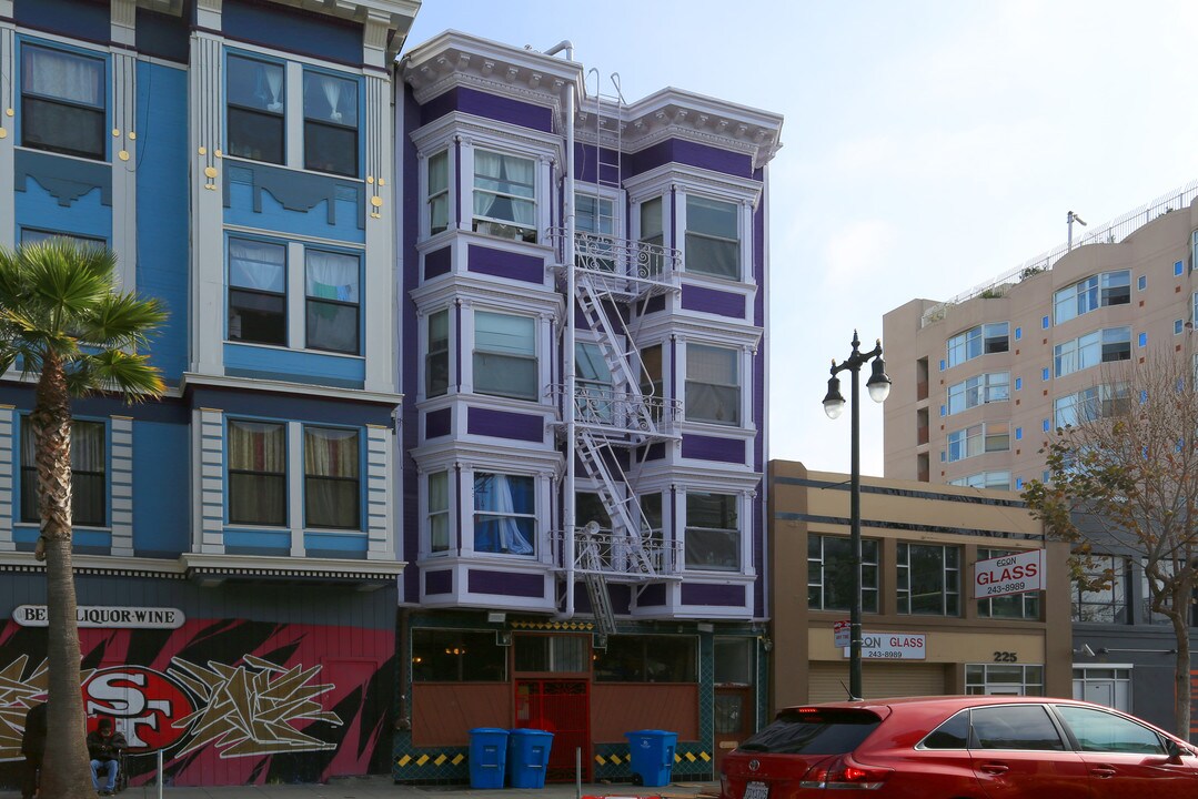 219 6th St in San Francisco, CA - Building Photo