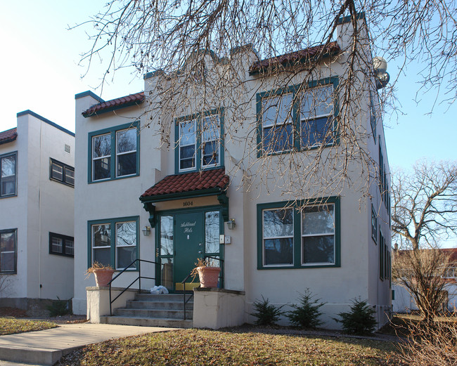 1604 Ashland Ave in St. Paul, MN - Foto de edificio - Building Photo