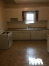 1759 N Warren Ave, Unit B in Milwaukee, WI - Building Photo - Building Photo