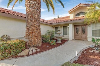 14008 Las Entradas in Bakersfield, CA - Building Photo - Building Photo
