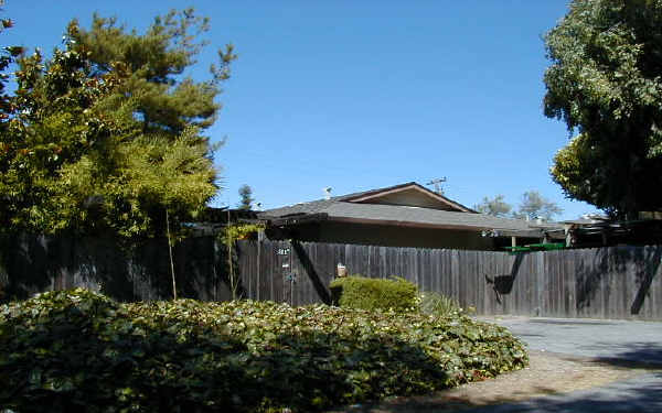 511 Thompson Ave in Mountain View, CA - Building Photo - Building Photo