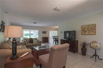 6986 W Country Club Dr N in Sarasota, FL - Building Photo - Building Photo