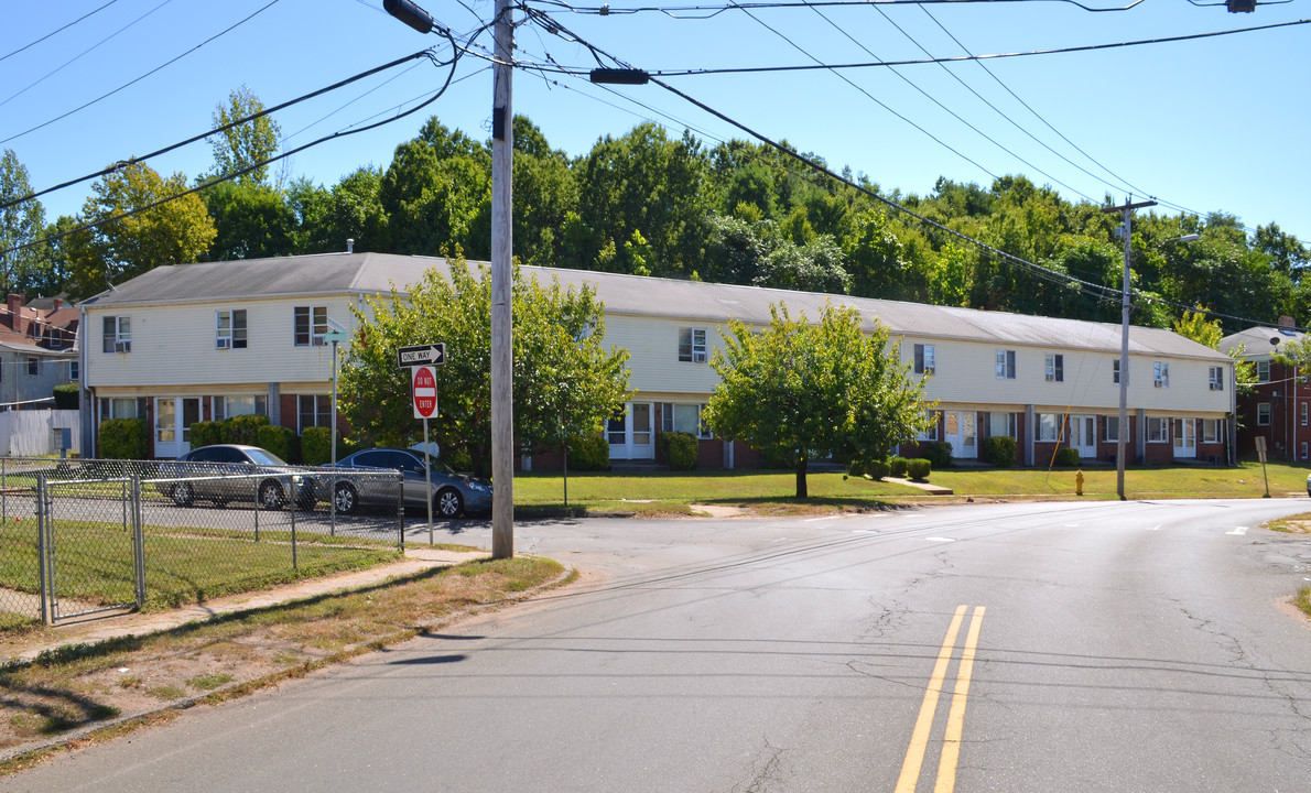 Hamden Apartments in Hamden, CT - Building Photo