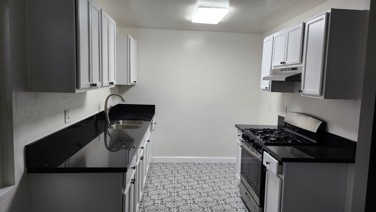 917 Springfield St, Unit Apt. A in Upland, CA - Building Photo
