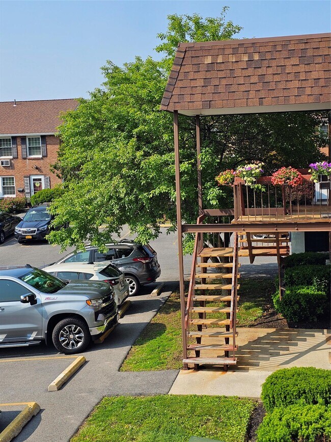 274 Hooker Ave in Poughkeepsie, NY - Building Photo - Building Photo