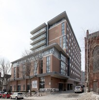 One32 in Toronto, ON - Building Photo