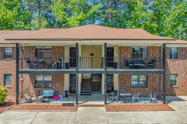 Trollinger Apartments in Elon, NC - Building Photo - Building Photo