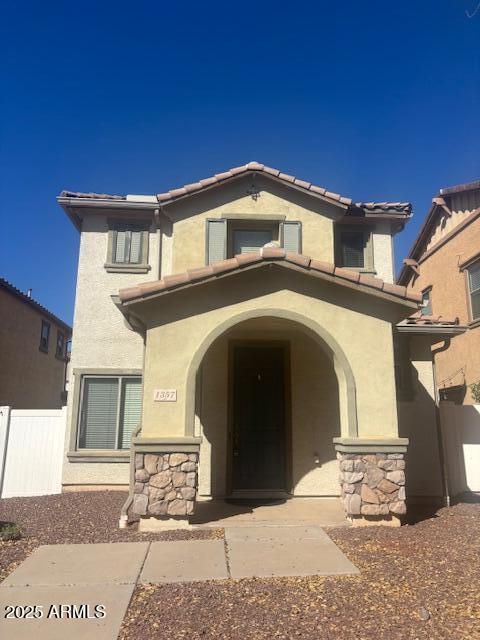 1357 S Joshua Tree Ln in Gilbert, AZ - Building Photo