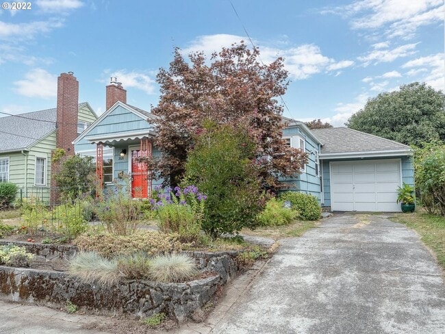 2828 SE 59th Ave in Portland, OR - Building Photo - Building Photo