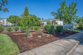 Brentwood Oaks in Beaverton, OR - Building Photo - Building Photo