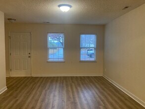 300 Burley Dr in Hubert, NC - Building Photo - Building Photo