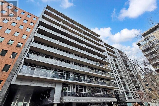 399 Adelaide St W in Toronto, ON - Building Photo - Building Photo