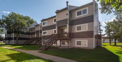Ekota Manor in Edmonton, AB - Building Photo - Building Photo